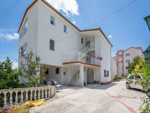Apartment Lucija Near Trogir