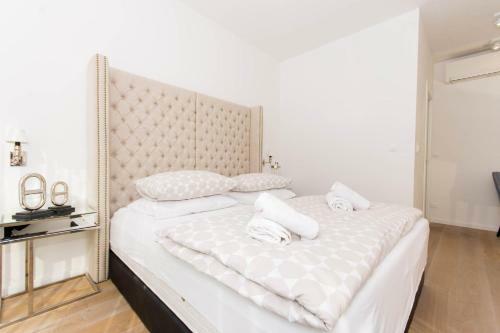 Trogir Beach House Two 4 Bedroom Villa Stunning Sea Views Beachfront