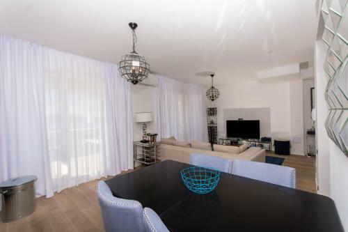 Trogir Beach House Two 4 Bedroom Villa Stunning Sea Views Beachfront