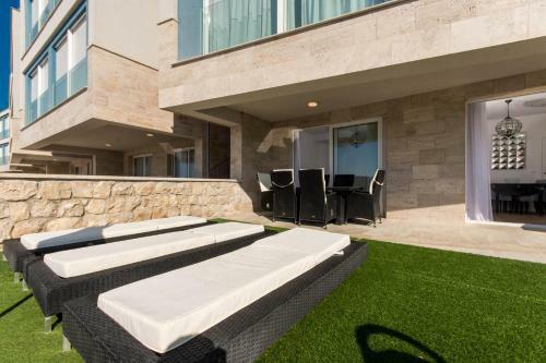 Trogir Beach House Two 4 Bedroom Villa Stunning Sea Views Beachfront