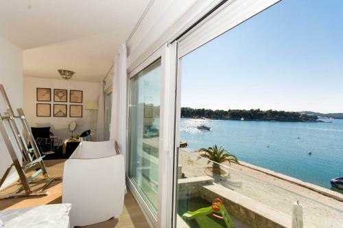 Trogir Beach House Two 4 Bedroom Villa Stunning Sea Views Beachfront