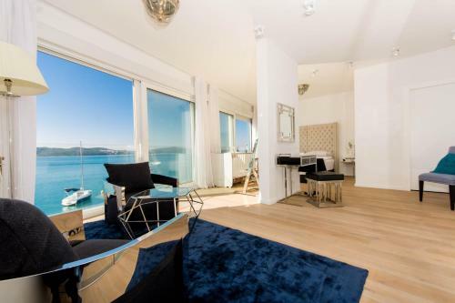 Trogir Beach House Two 4 Bedroom Villa Stunning Sea Views Beachfront