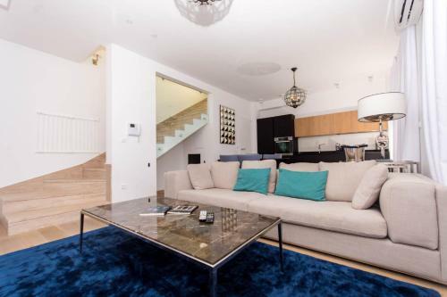 Trogir Beach House Two 4 Bedroom Villa Stunning Sea Views Beachfront