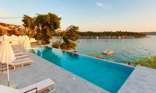Trogir Beach House Two 4 Bedroom Villa Stunning Sea Views Beachfront