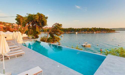 Trogir Beach House Two 4 Bedroom Villa Stunning Sea Views Beachfront
