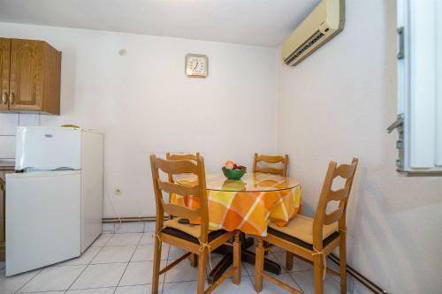 Apartment And Rooms Ruza