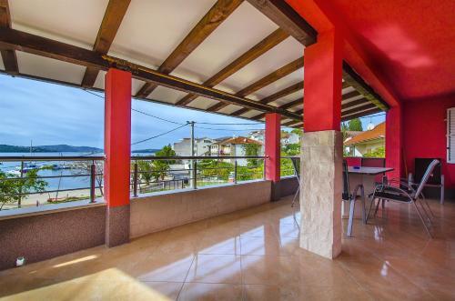 Apartments Karlo