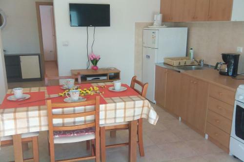 Sea View Apartments - 100 M To Beach - Tanya V