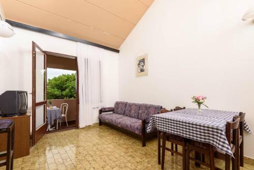 Apartments Medena Budget