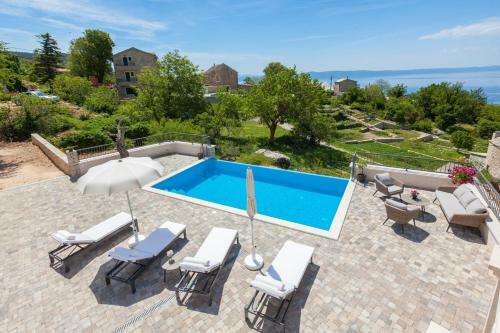 Villa Roko A Luxury Villa In Tucepi, Heated Pool
