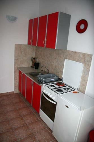 Apartments Zdenka - 70m From Sea