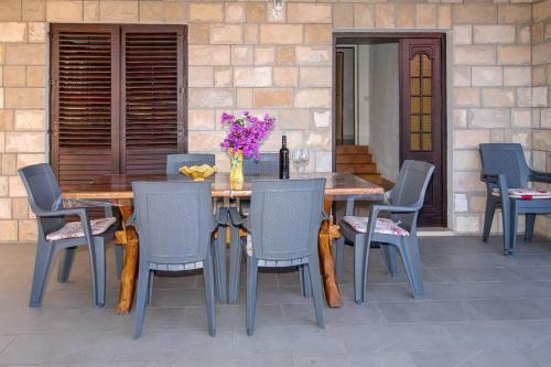 Apartments Doris-trpanj