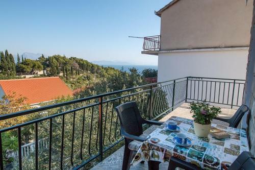 Apartments Doris-trpanj