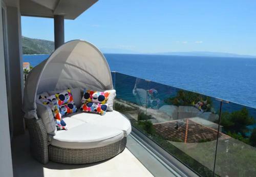Apartment Slavena - With Pool