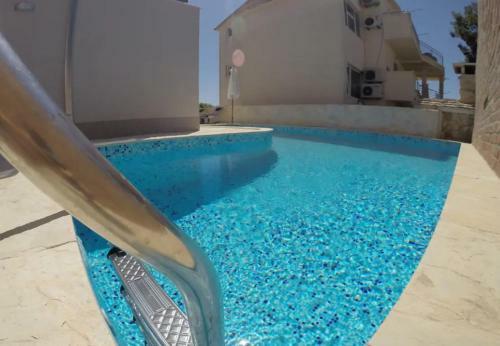 Apartment Slavena - With Pool