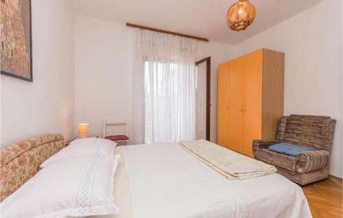 Four-bedroom Apartment In Turanj
