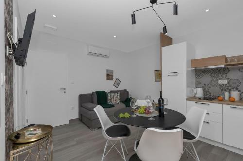 Apartments Strada Tu?epi