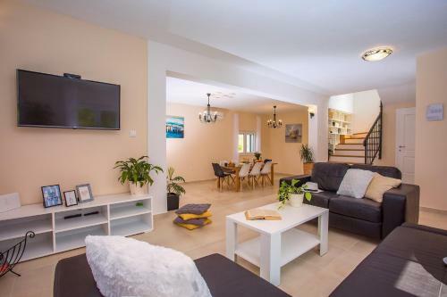 Villa Roko With 4 Bedrooms, 32sqm Private Pool