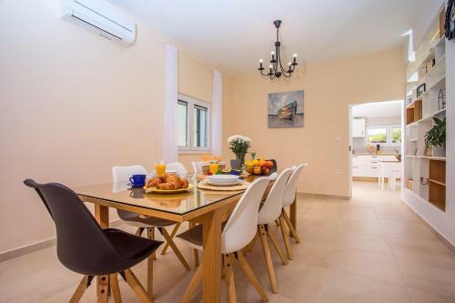 Villa Roko With 4 Bedrooms, 32sqm Private Pool