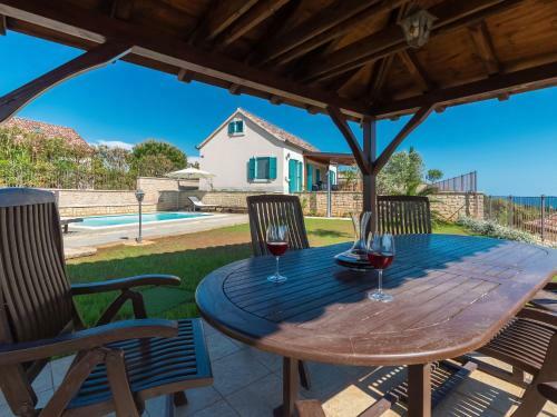 Holiday Home Villa Bugenvila
