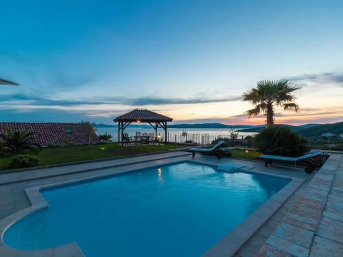 Holiday Home Villa Bugenvila