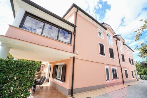 Hostal Apartments Bruno