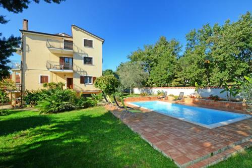 Hostal Apartments With Pool Albina