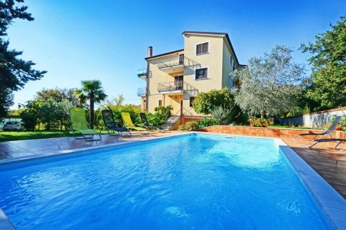Hostal Apartments With Pool Albina