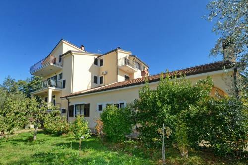 Hostal Apartments With Pool Albina