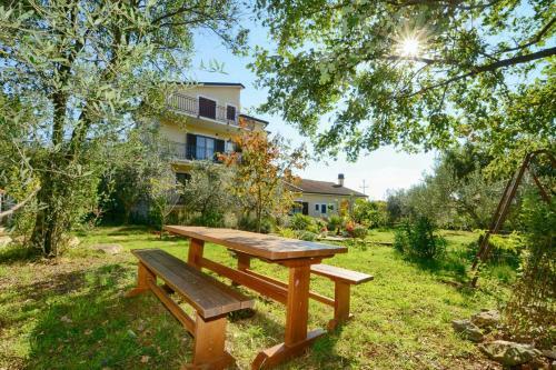 Hostal Apartments With Pool Albina