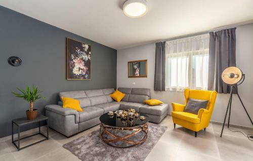Villa Arthika With Private Pool And Garden