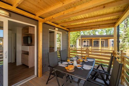 Mediteran Kamp Mobile Homes In Camping Park Umag