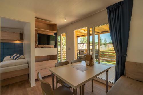 Mediteran Kamp Mobile Homes In Camping Park Umag