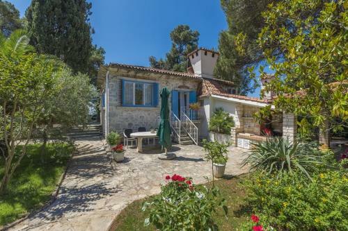 Villa Delfina
