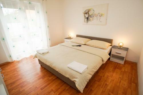 Hostal Apartments Maslina