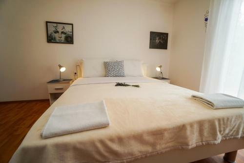 Hostal Apartments Maslina