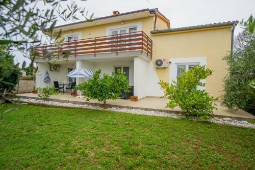 Hostal Apartments Maslina