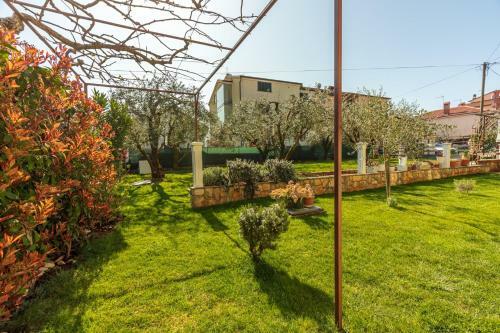 Hostal Apartments Franeli?