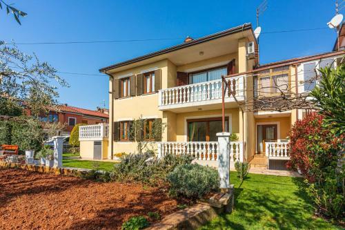 Hostal Apartments Franeli?