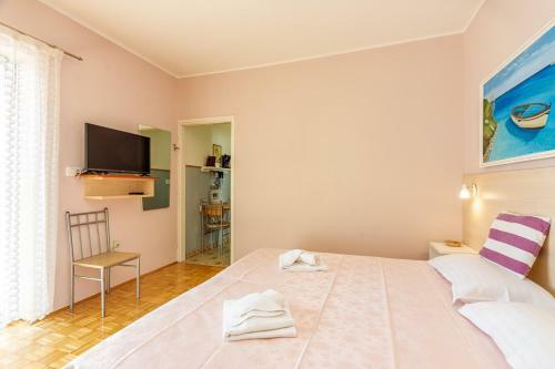 Hostal Apartments Franeli?