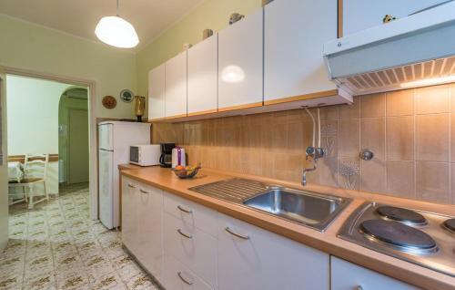 Apartments Ederina 290