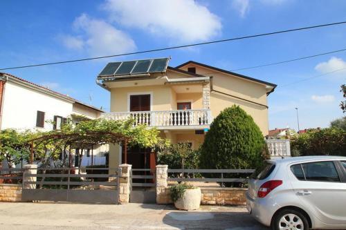 Apartments Ederina 290