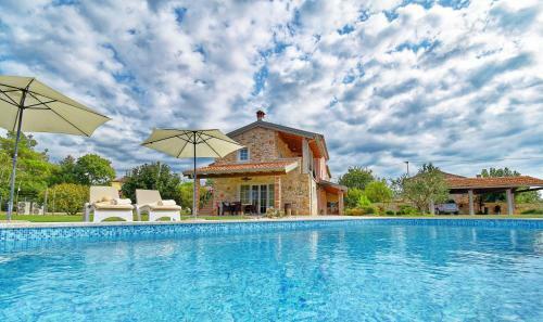 Luxury Villa Lemaliante