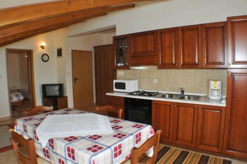 Hostal 1a Lilly Vabriga With Sea View