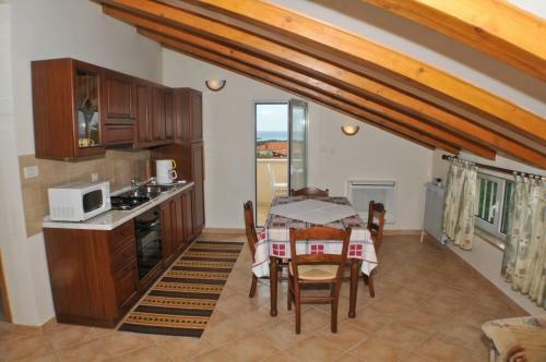 Hostal 1a Lilly Vabriga With Sea View