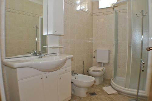 Hostal 1a Lilly Vabriga With Sea View