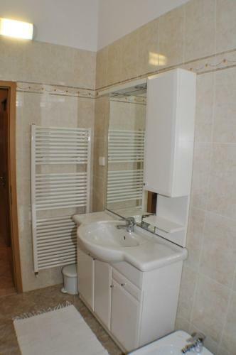 Hostal 1a Lilly Vabriga With Sea View