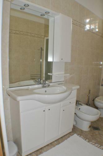 Hostal 1a Lilly Vabriga With Sea View