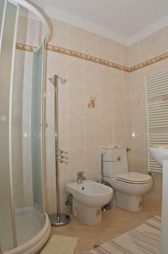 Hostal 1a Lilly Vabriga With Sea View