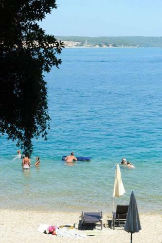 Hostal 1a Lilly Vabriga With Sea View